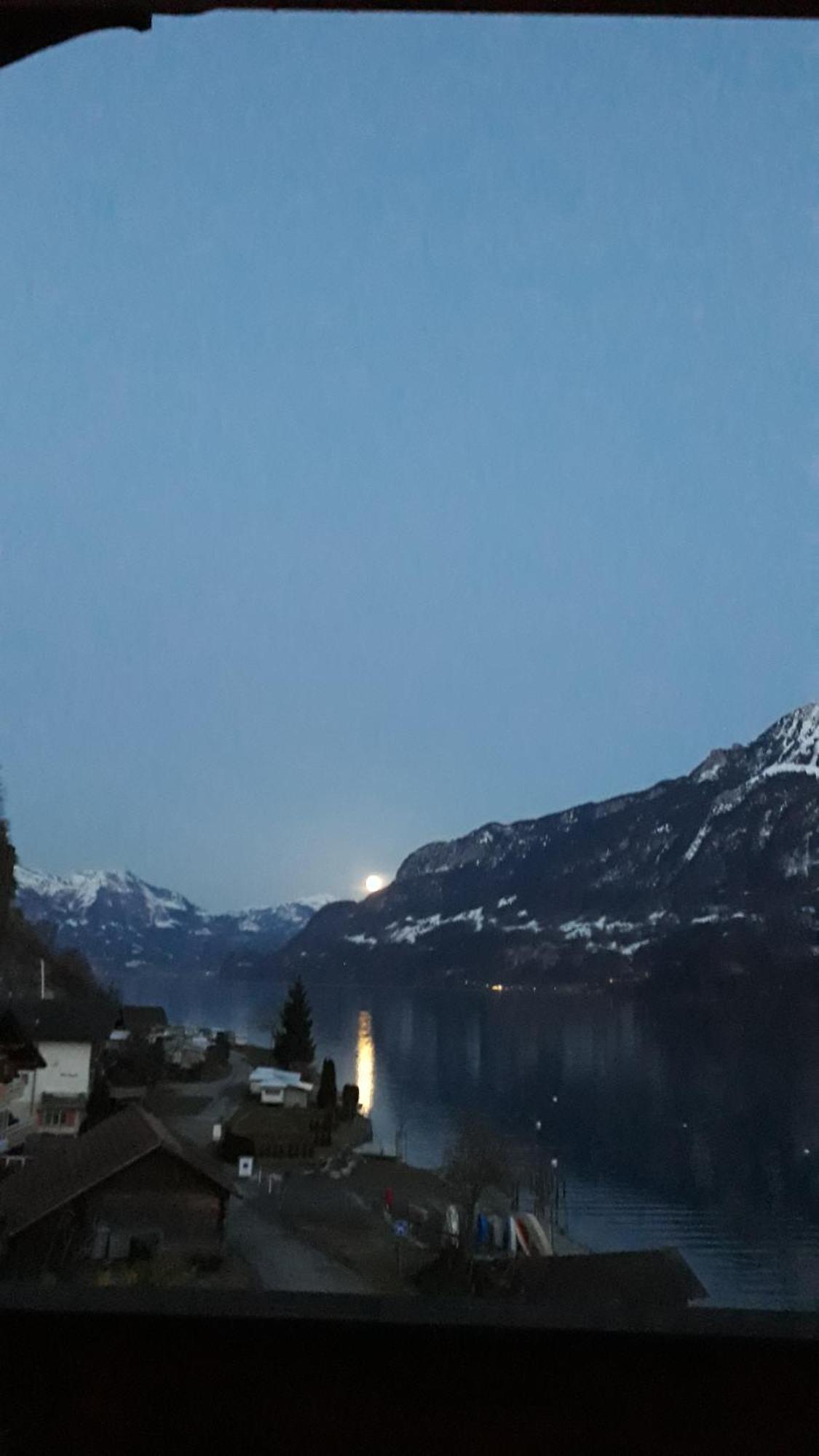Chalet Diana Lakefront Ringgenberg Bagian luar foto